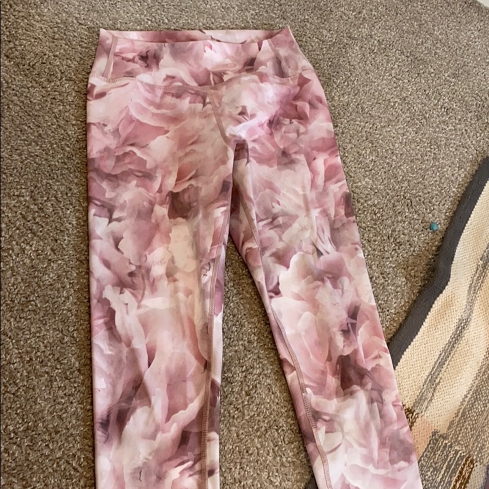 7/8 length leggings. pink floral